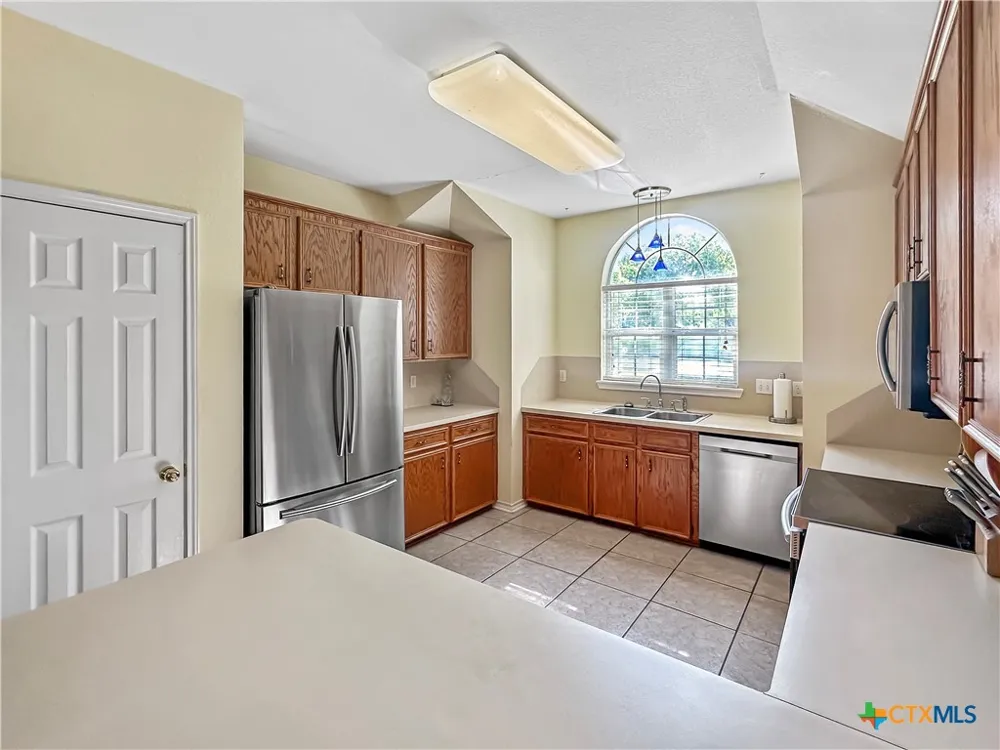 704 S Market Street Flatonia, TX 78941