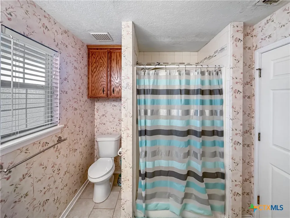 704 S Market Street Flatonia, TX 78941