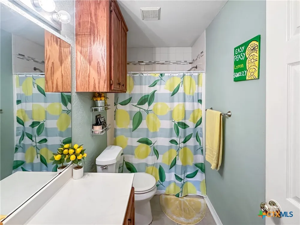 704 S Market Street Flatonia, TX 78941