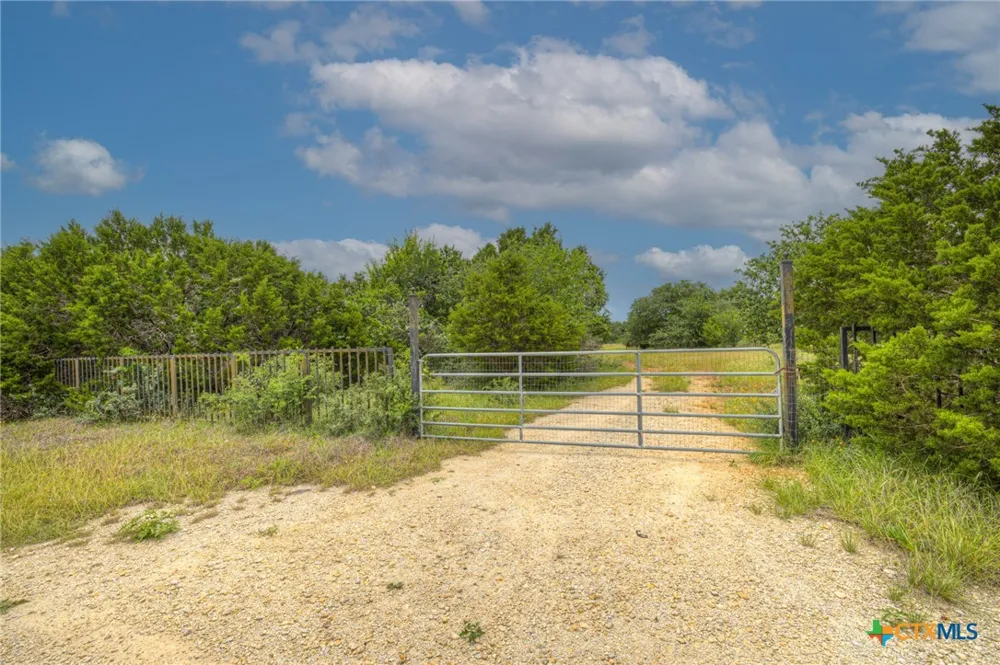 1475 Purgatory Road New Braunfels, TX 78132