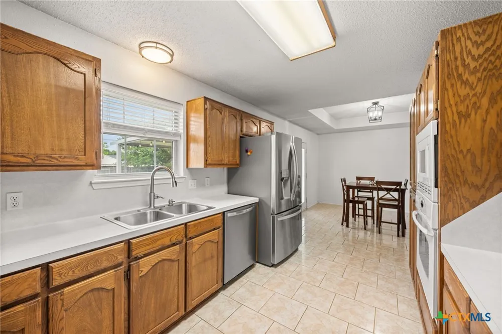 381 Norwood Drive Woodway, TX 76712