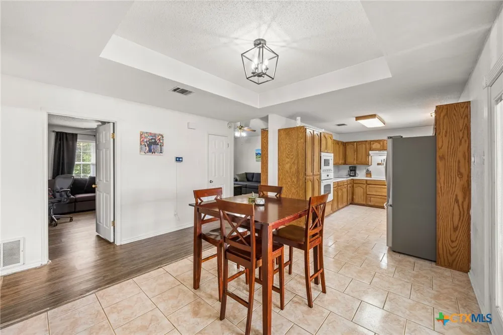 381 Norwood Drive Woodway, TX 76712