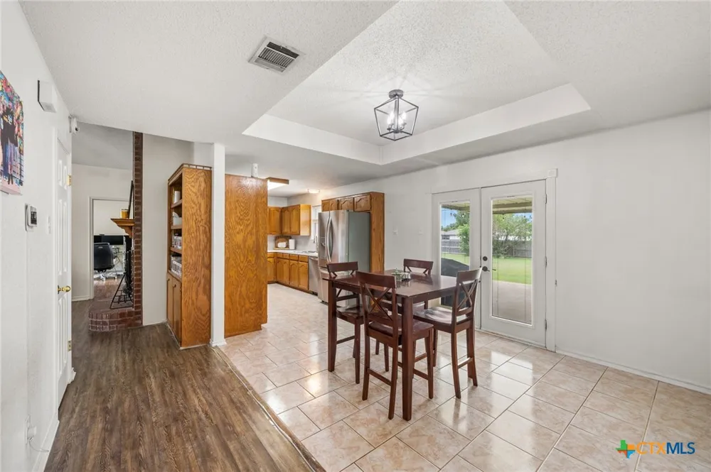 381 Norwood Drive Woodway, TX 76712