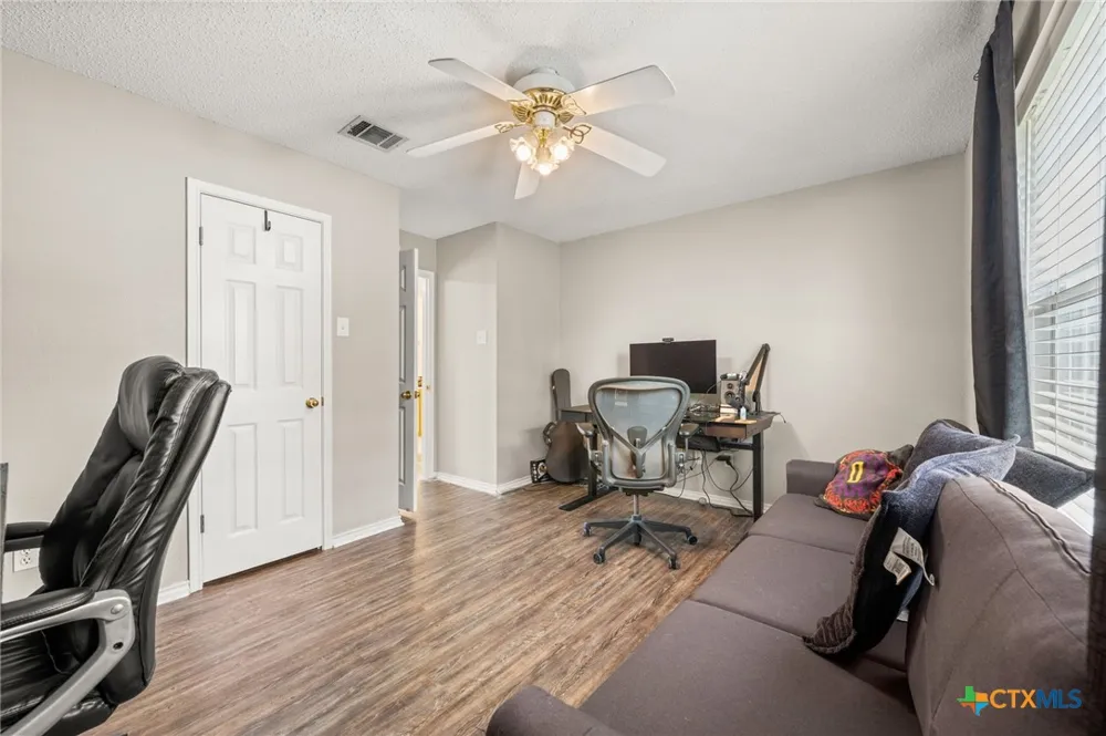 381 Norwood Drive Woodway, TX 76712