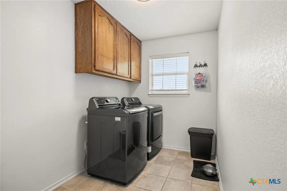 381 Norwood Drive Woodway, TX 76712