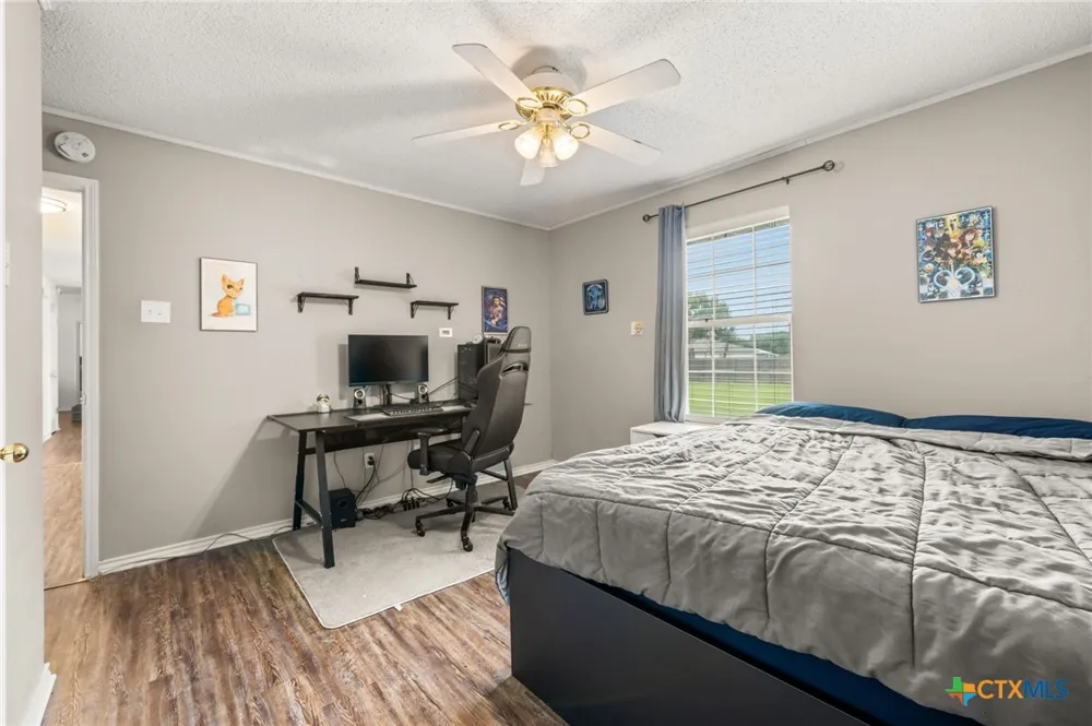 381 Norwood Drive Woodway, TX 76712