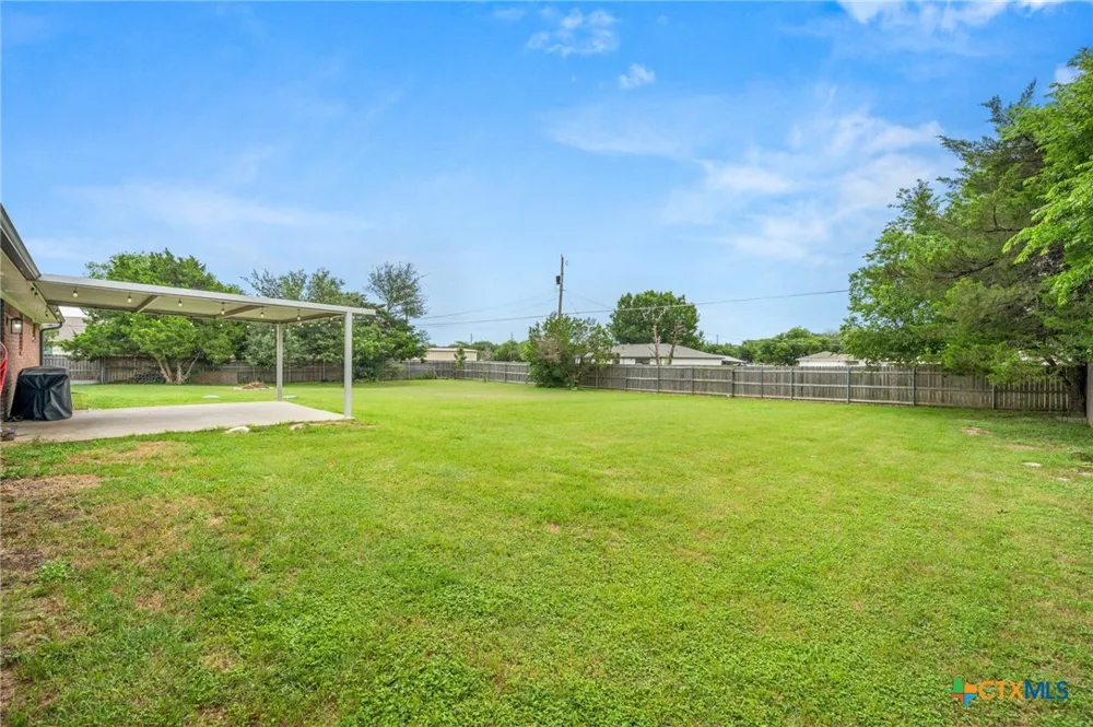 381 Norwood Drive Woodway, TX 76712