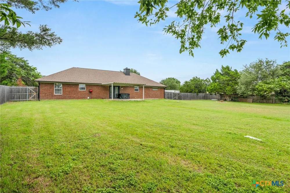 381 Norwood Drive Woodway, TX 76712