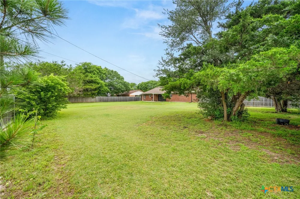 381 Norwood Drive Woodway, TX 76712