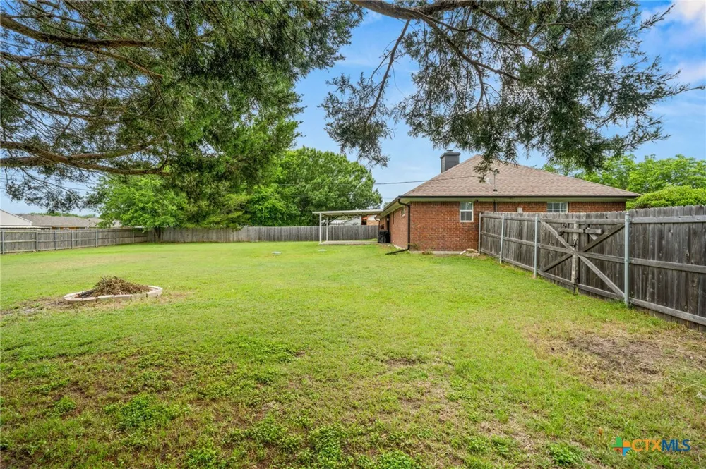 381 Norwood Drive Woodway, TX 76712