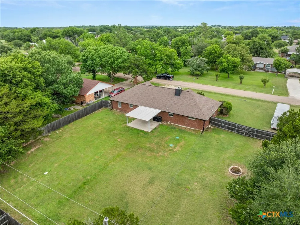 381 Norwood Drive Woodway, TX 76712