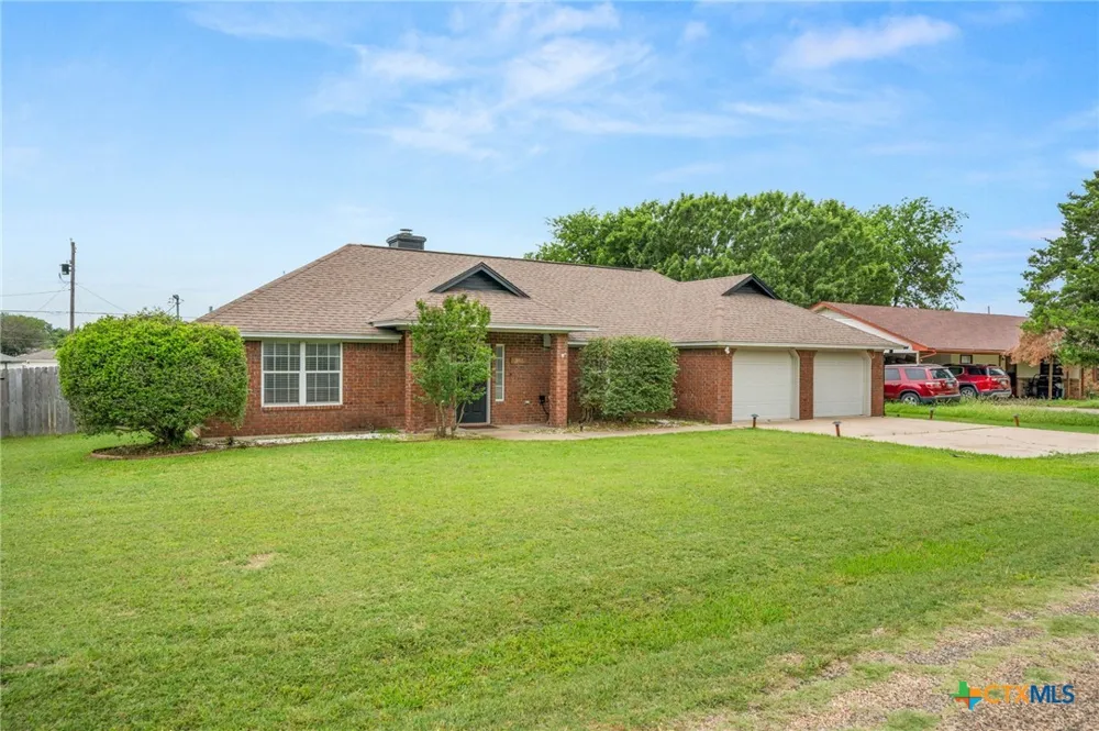 381 Norwood Drive Woodway, TX 76712