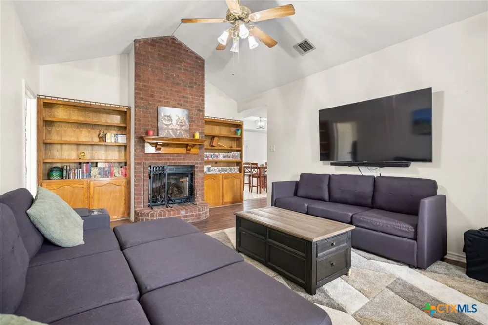 381 Norwood Drive Woodway, TX 76712