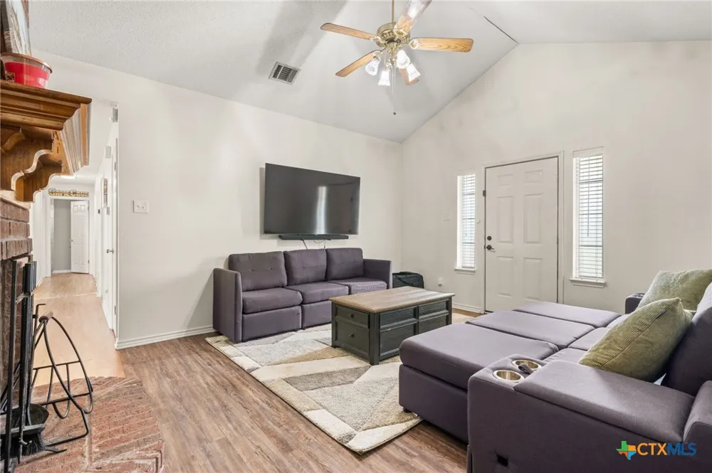 381 Norwood Drive Woodway, TX 76712