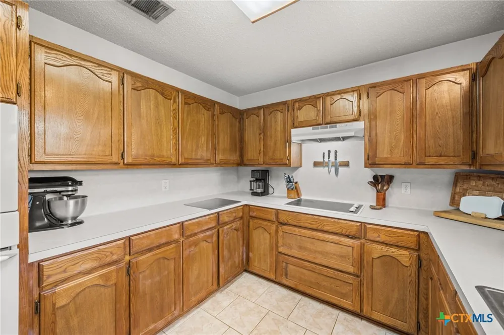 381 Norwood Drive Woodway, TX 76712