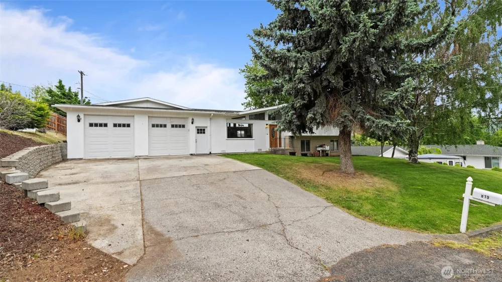 810 E Spring Dayton, WA 99328