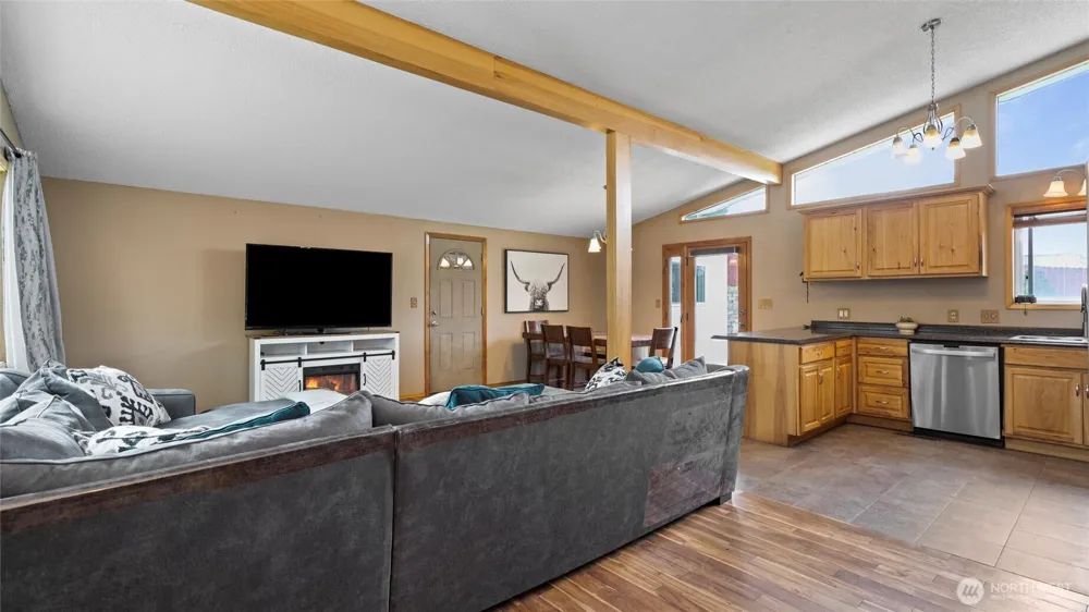 810 E Spring Dayton, WA 99328