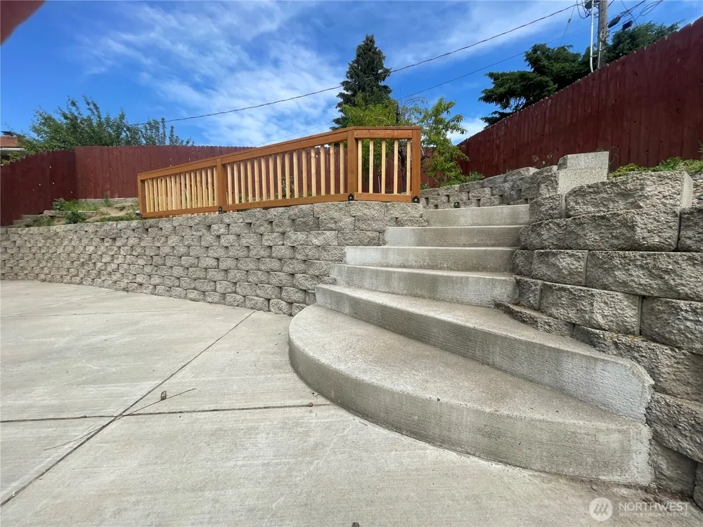 810 E Spring Dayton, WA 99328