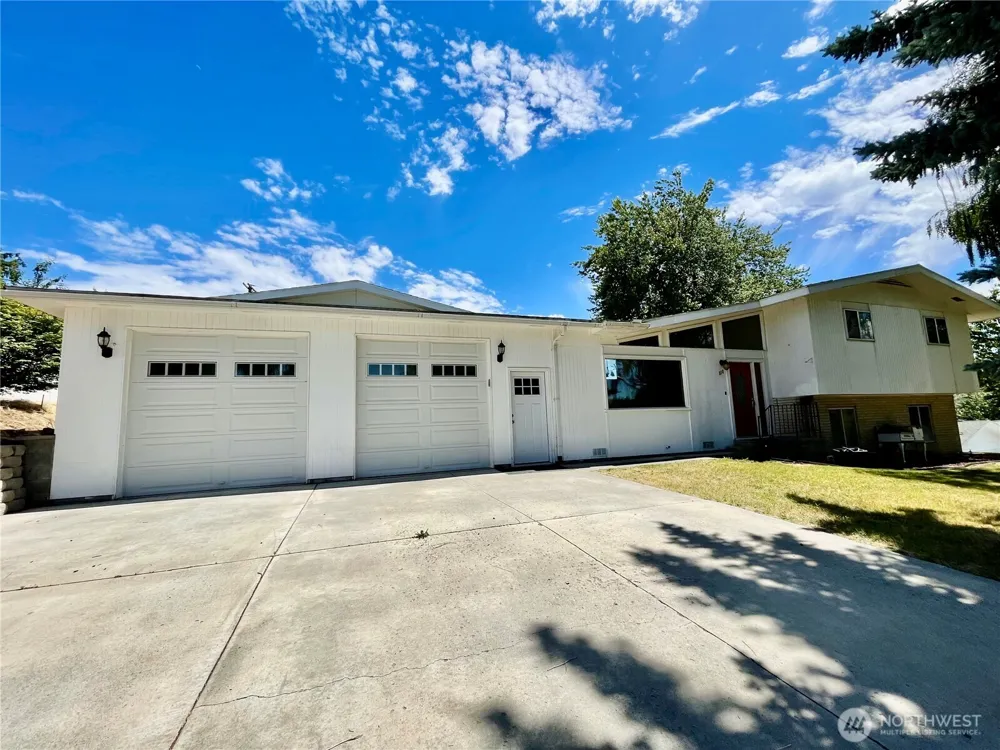 810 E Spring Dayton, WA 99328