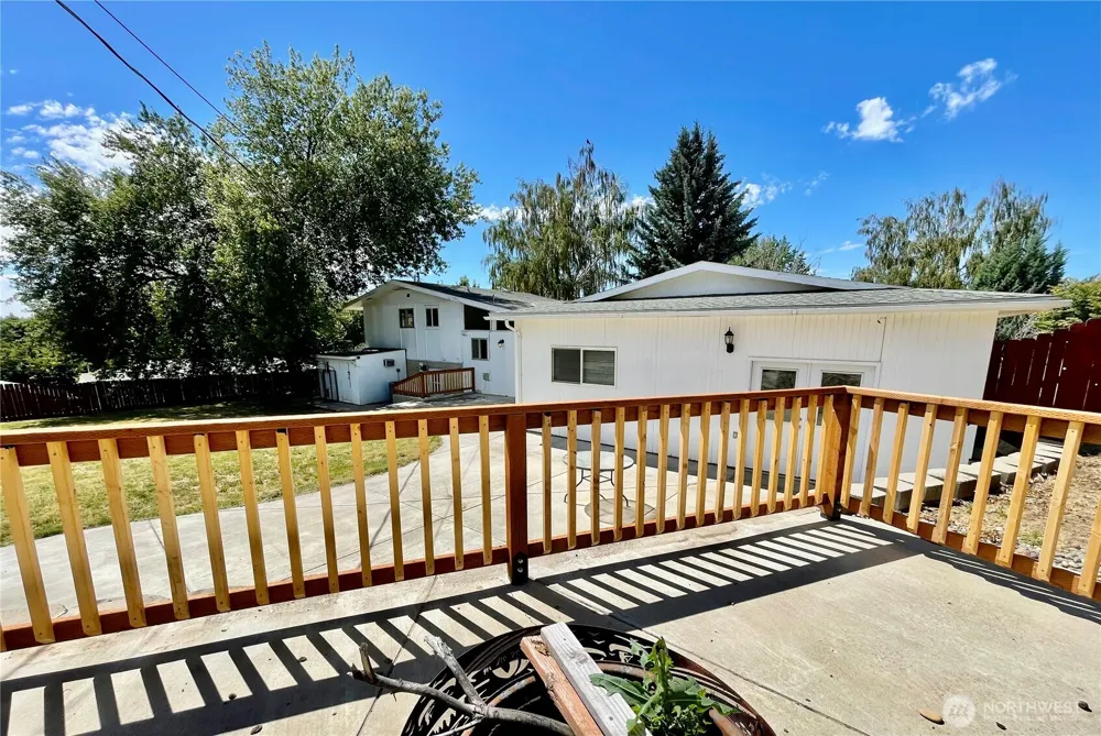 810 E Spring Dayton, WA 99328