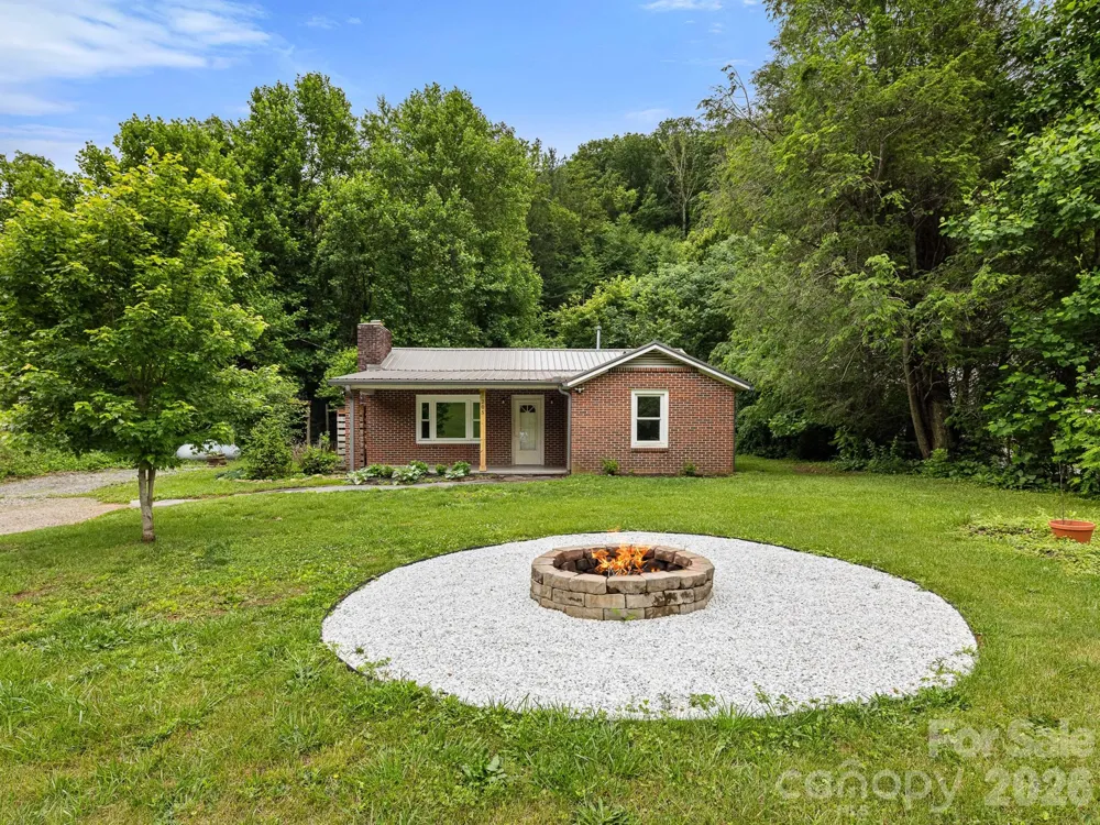 205 Old Fort Road Fairview, NC 28730