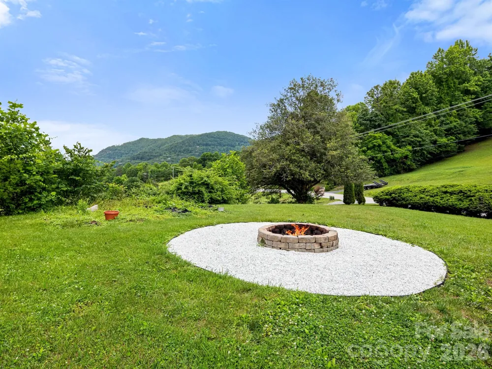 205 Old Fort Road Fairview, NC 28730
