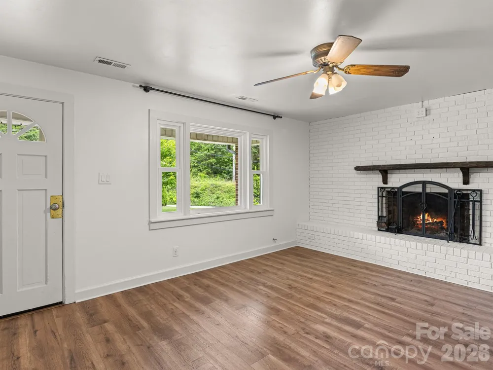 205 Old Fort Road Fairview, NC 28730