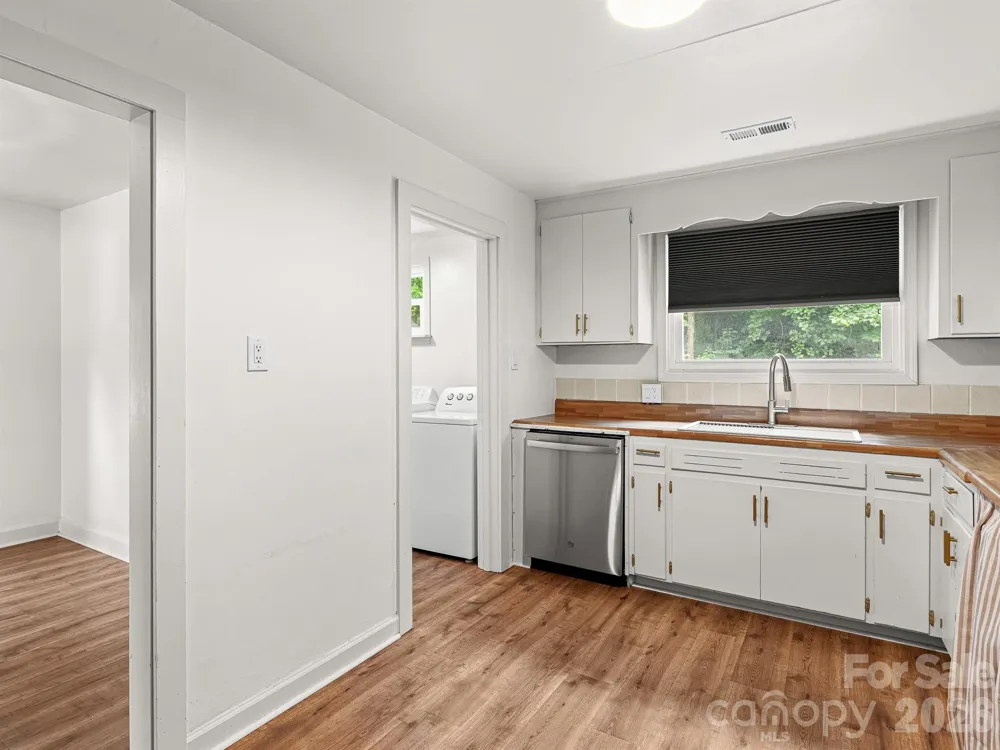 205 Old Fort Road Fairview, NC 28730