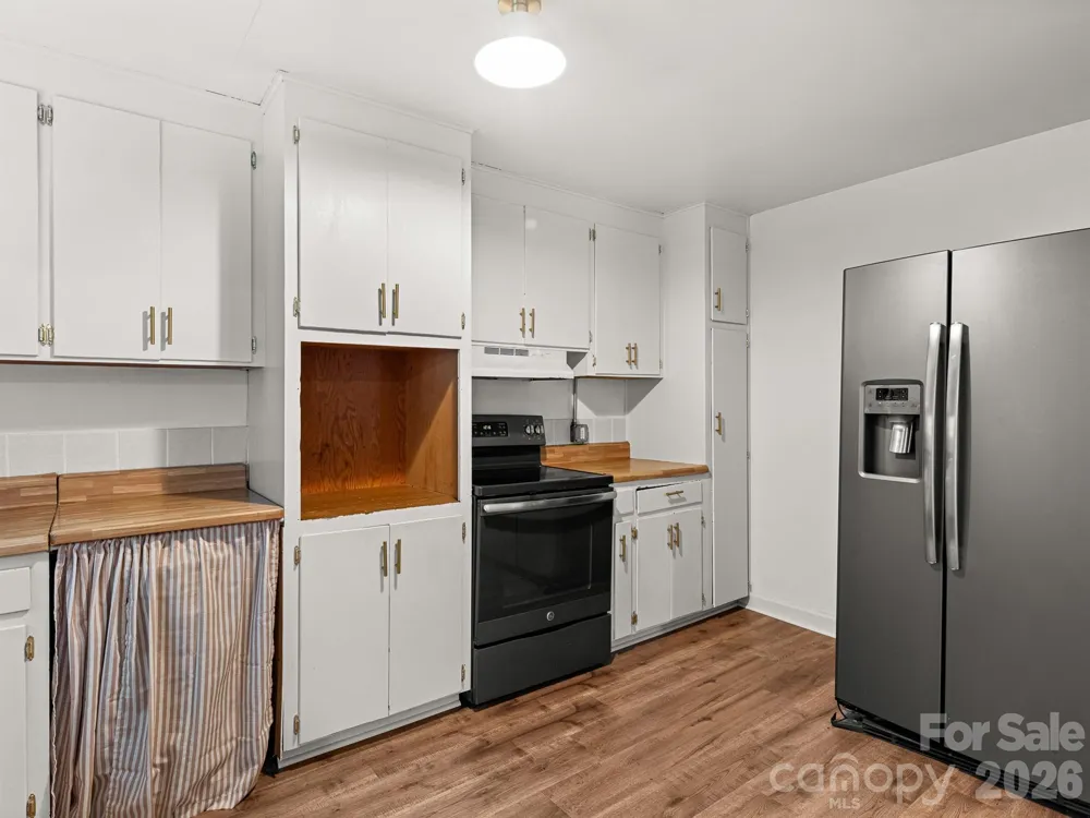 205 Old Fort Road Fairview, NC 28730