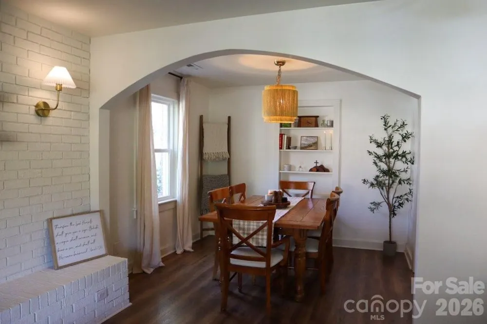205 Old Fort Road Fairview, NC 28730