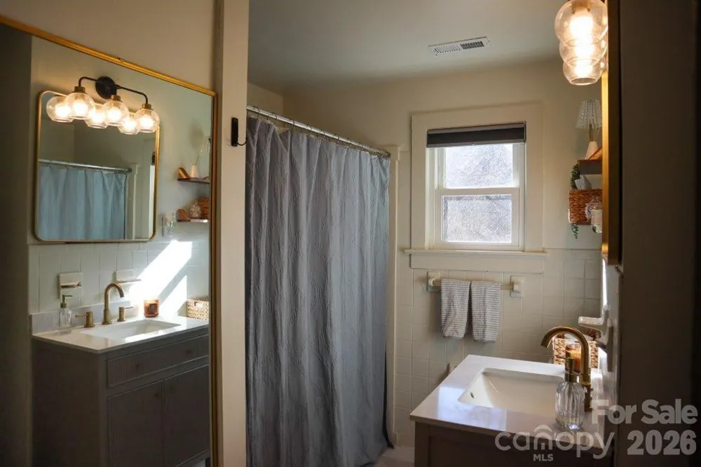 205 Old Fort Road Fairview, NC 28730