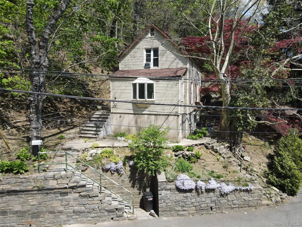 18 Columbus Avenue Valhalla, NY 10595