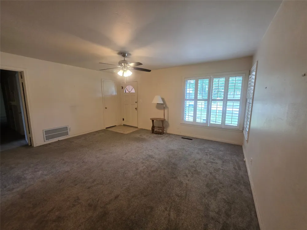 1213 Hillcrest Drive Graham, TX 76450