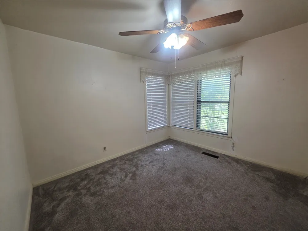 1213 Hillcrest Drive Graham, TX 76450