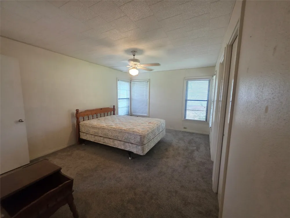 1213 Hillcrest Drive Graham, TX 76450