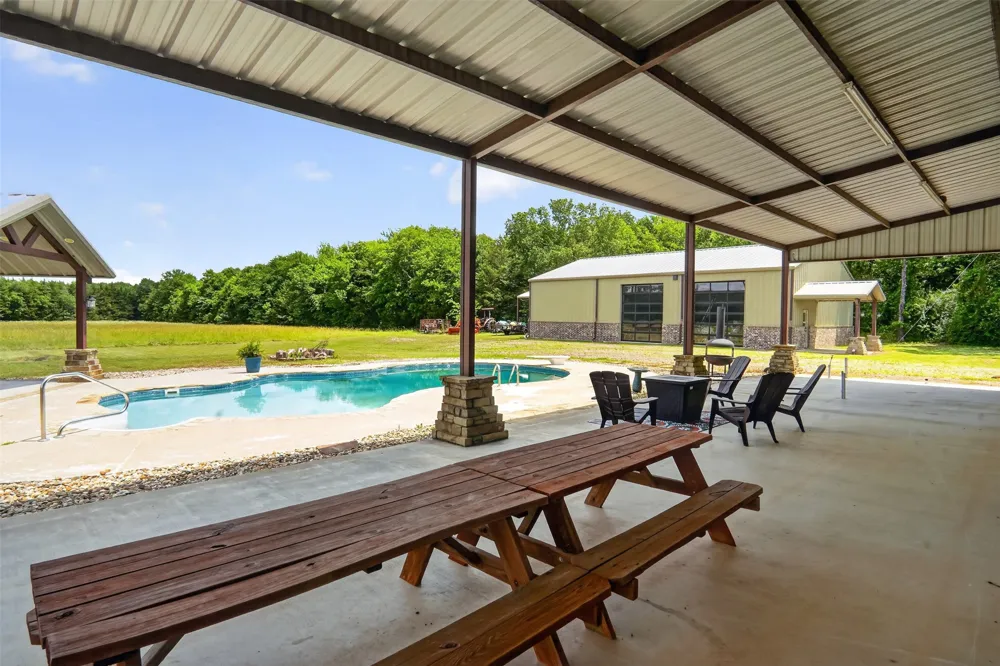 1524 County Road 34520 Sumner, TX 75486