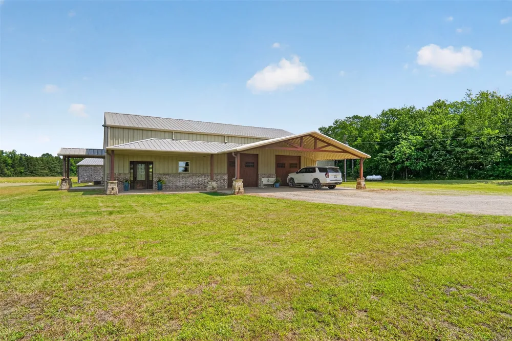 1524 County Road 34520 Sumner, TX 75486