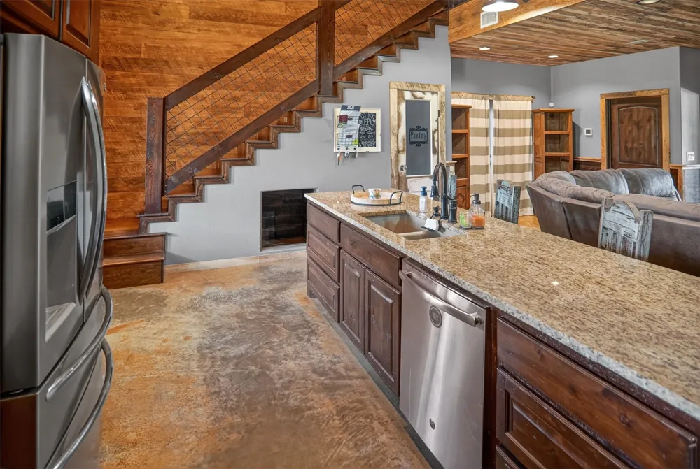 1524 County Road 34520 Sumner, TX 75486