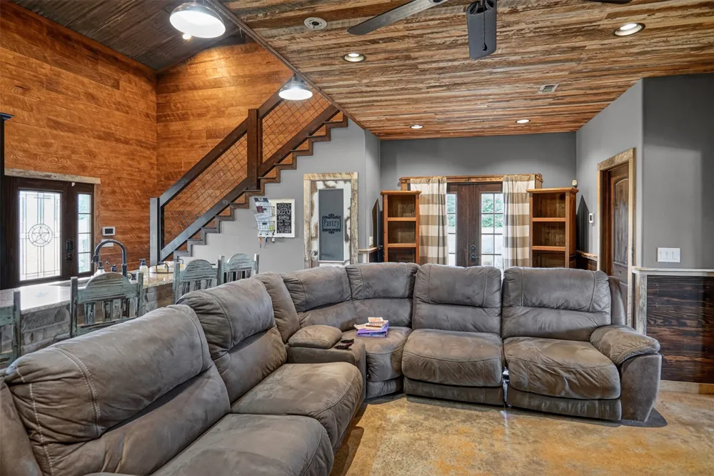 1524 County Road 34520 Sumner, TX 75486