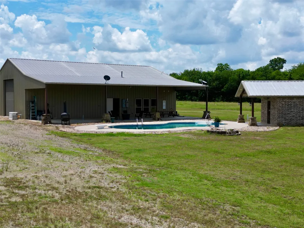 1524 County Road 34520 Sumner, TX 75486