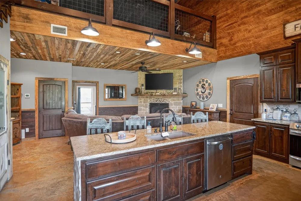 1524 County Road 34520 Sumner, TX 75486