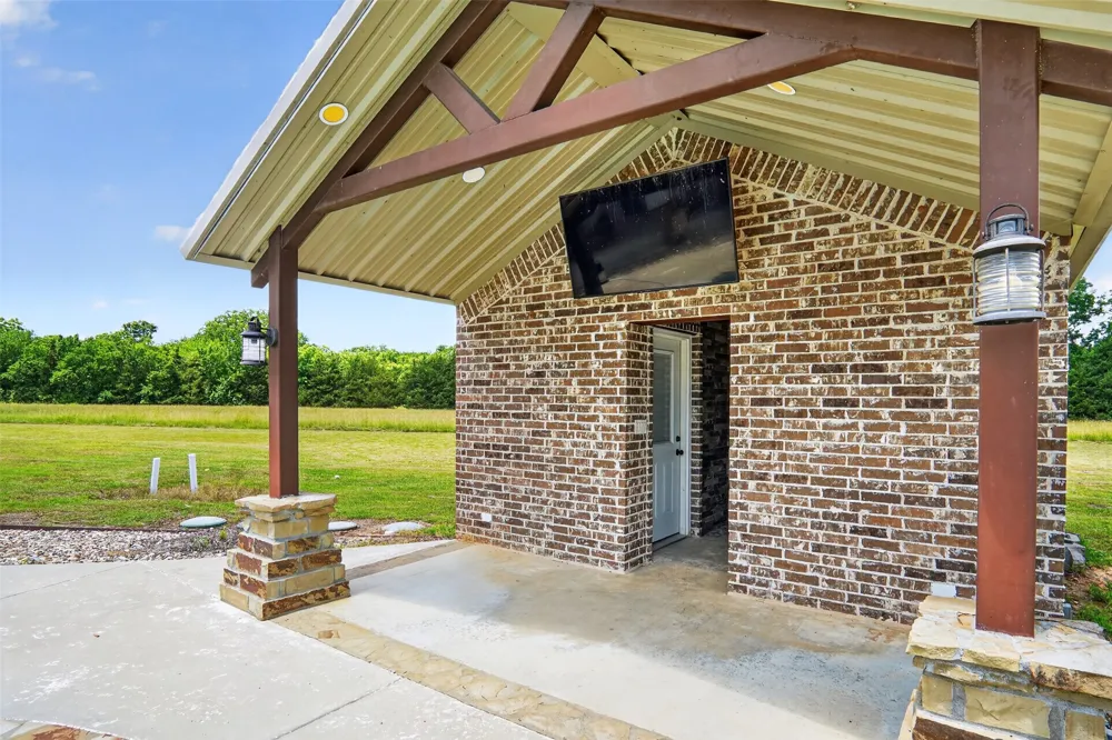 1524 County Road 34520 Sumner, TX 75486