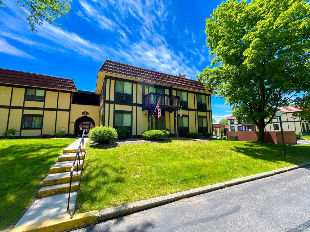 5 Loudon Drive #9 Fishkill, NY 12524