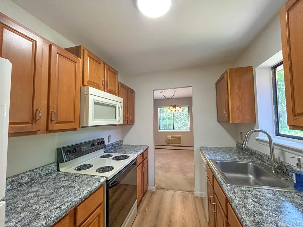 5 Loudon Drive #9 Fishkill, NY 12524
