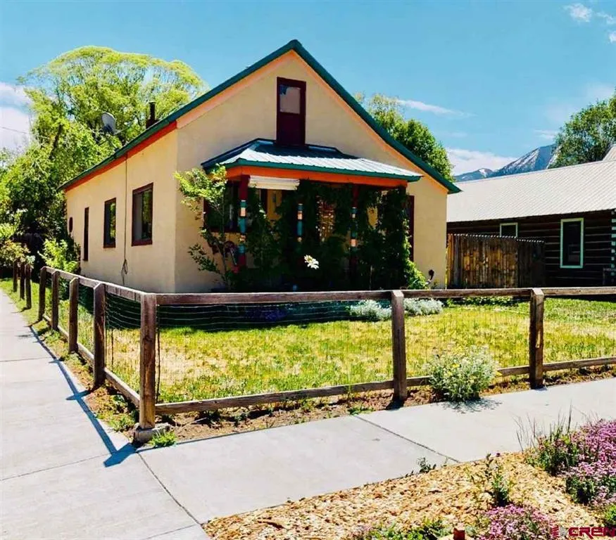 339 Onarga Avenue Paonia, CO 81428