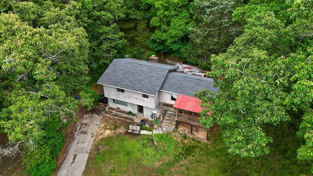 16211 Lakewood Drive Sale Creek, TN 37373