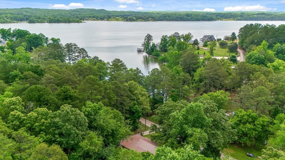 16211 Lakewood Drive Sale Creek, TN 37373