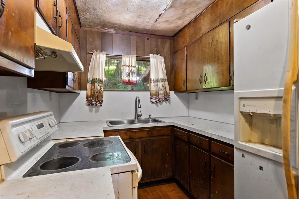 16211 Lakewood Drive Sale Creek, TN 37373