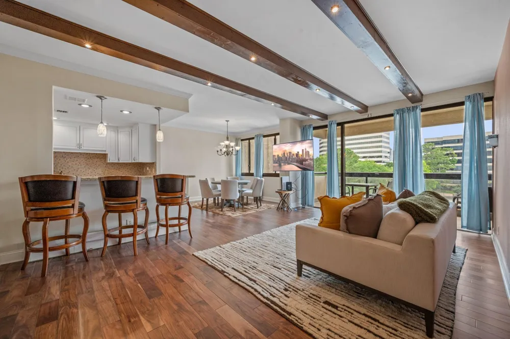 49 Briar Hollow Lane #401 Houston, TX 77027