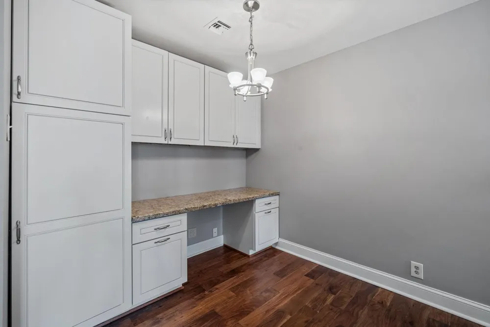 49 Briar Hollow Lane #401 Houston, TX 77027
